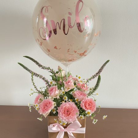 Balloon with Fresh Flowers Bouquet 氣球鮮花藍